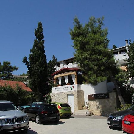 Novalja Guesthouse Economy Rooms 外观 照片